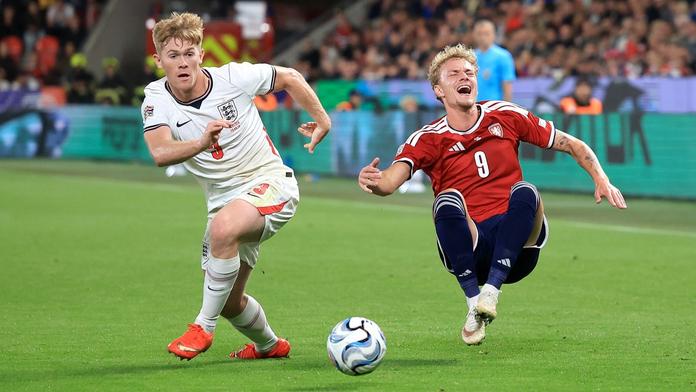 Rána pro Spartu. Karabec opustil reprezentaci, zranění vypadá vážněji