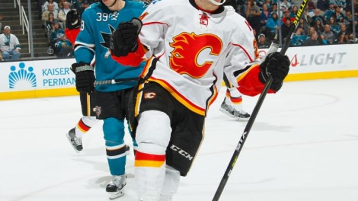 Hudler skóroval podruhé v řadě, Vrbata zachránil Vancouveru bod