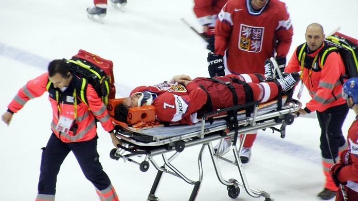 POTVRZENO: Obránce MARTÍNEK BUDE V POŘÁDKU, ALE NA MS KONČÍ