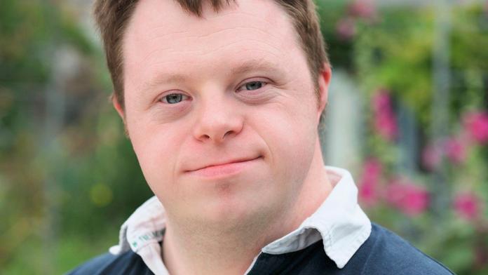 Kluk s Downovým syndromem si hrál s atrapou zbraně. Zastřelili ho