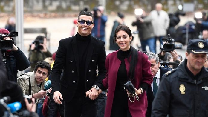Takhle se chodí k soudu: Ronaldo vyměnil vězení za půl miliardy!