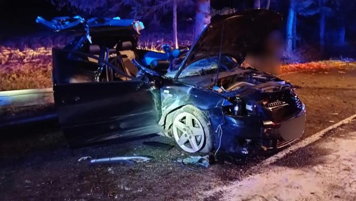Smrtelná nehoda na Slovensku. Bouralo audi plné teenagerů