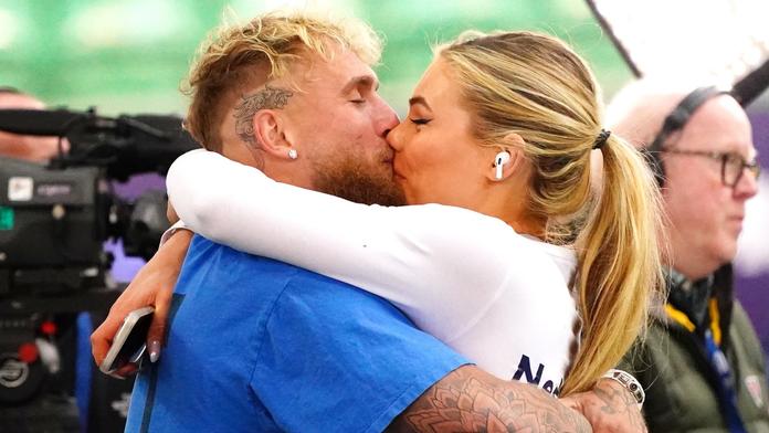 Jake Paul a Jutta Leerdamová