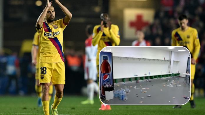 VIDEO: Takhle vypadala kabina Barcelony po zápase se Slavií!