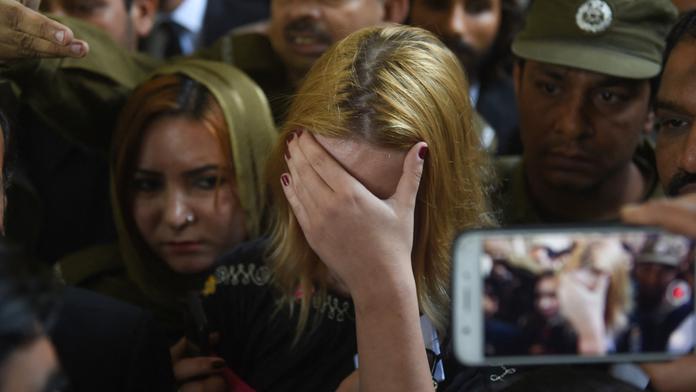 Tereza Hlůšková u soudu v Pákistánu, 20. 3. 2019