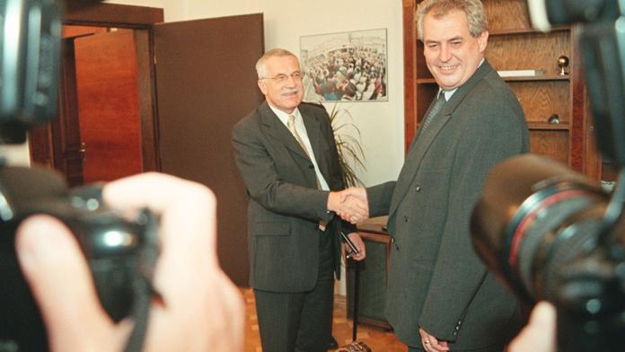 České vlády neumí dokončit celé období! Zatím to zvládly jen dvě
