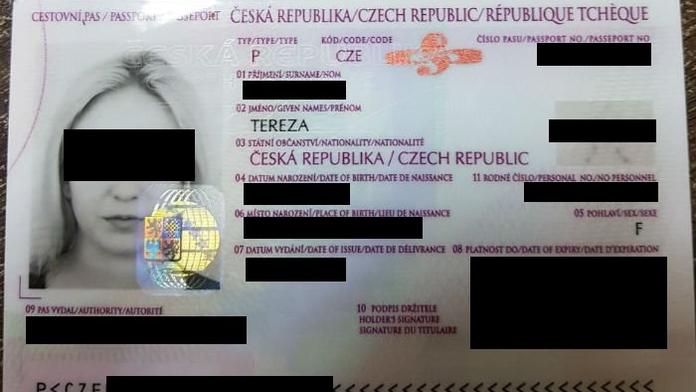 Heroin? Řekli mi, že vezu dárky, hájí se Češka s kily drog v kufru