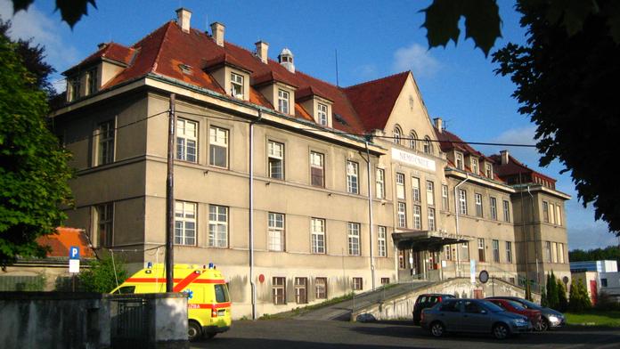 Lidé přijdou o jedinou nemocnici! Město na ni už nemá peníze