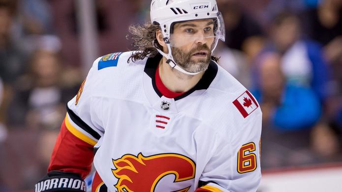 Jaromír Jágr se vrátil do sestavy Calgary, prohře ale nezabránil