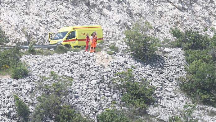 Chorvatští záchranáři asistují u havárie maďarského vrtulníku