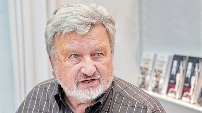 Policie stíhá Cimického kvůli znásilnění a vydírání. Měl se dopustit 29 skutků