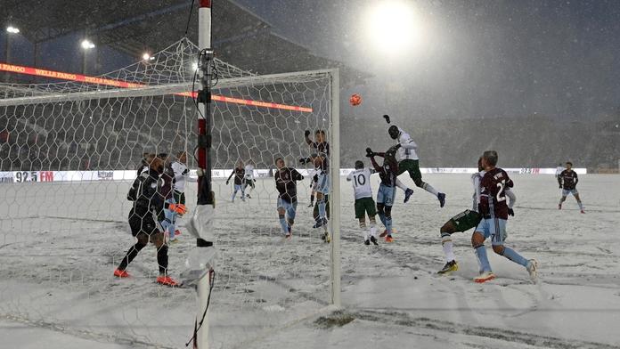 Fotbal jako zimní sport? V prvním kole MLS to tak vypadalo!