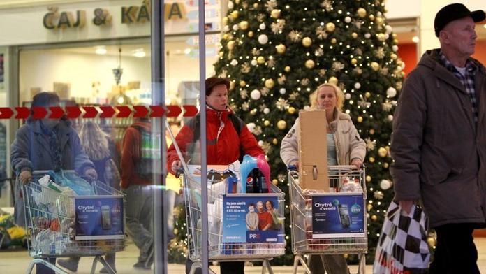 Došly vám zásoby? Tady nakoupíte o svátcích i na Silvestra