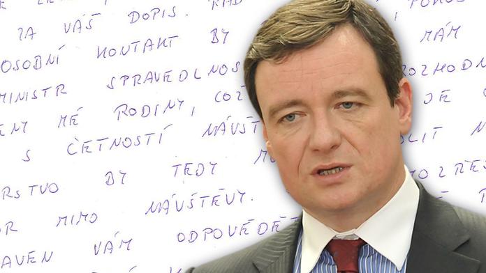 Je to introvert, šokuje grafoložka po studiu rukopisu Davida Ratha