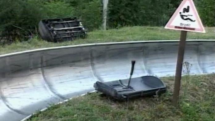 Otec s dcerou vylétli z bobové dráhy, případ řeší policie