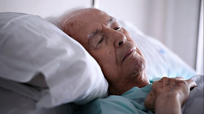 Průlom v odhalování Alzheimerovy choroby. Vědci vyvinuli nový krevní test