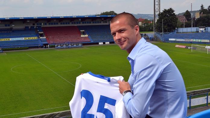 Svěrkoš dohrál. Zradilo ho koleno, opět si utrhl vazy!