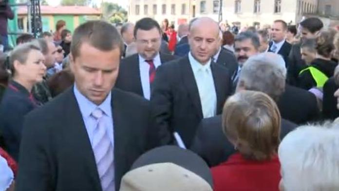 Klausovi ostří hoši selhali, posvítí si na ně speciální tým