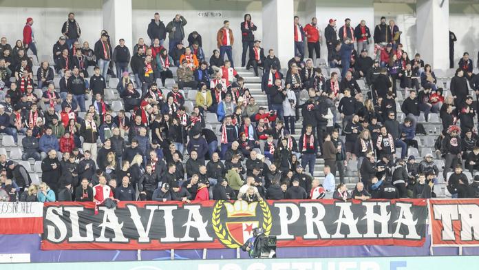 Aktivní fanoušci Slavie odmítají peníze za vstupenky. Kritizují politiku klubu