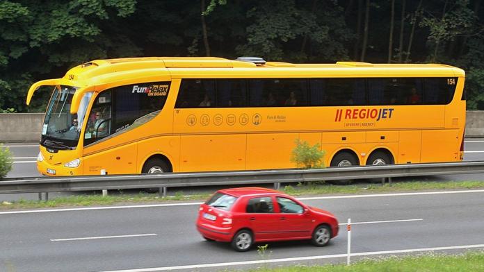 Válka autobusových přepravců: Přichází Flixbus, Regiojet zlevnil