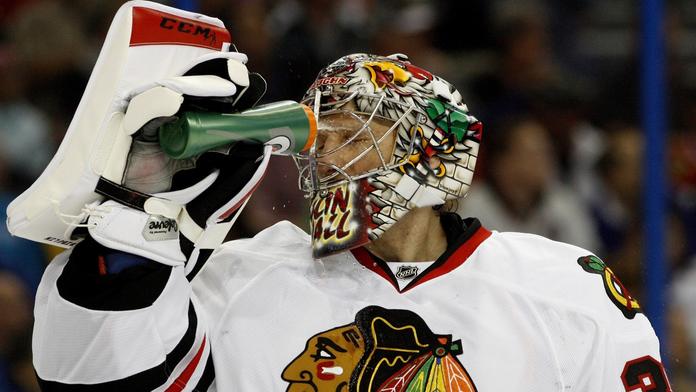 Ruský hokejový brankář Nikolaj Chabibulin v dresu Chicaga Blackhawks