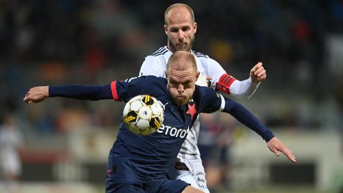 Šok na jihu Čech. Slavia padla s Dynamem. Boj o titul se dramatizuje
