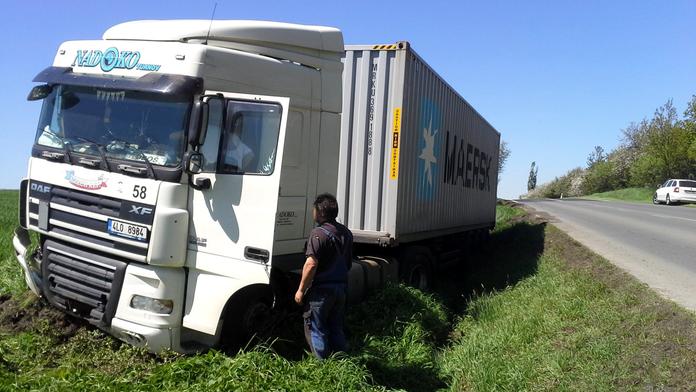 OBROVSKÁ TRAGÉDIE: Malý chlapec zemřel na Litoměřicku po střetu s náklaďákem!