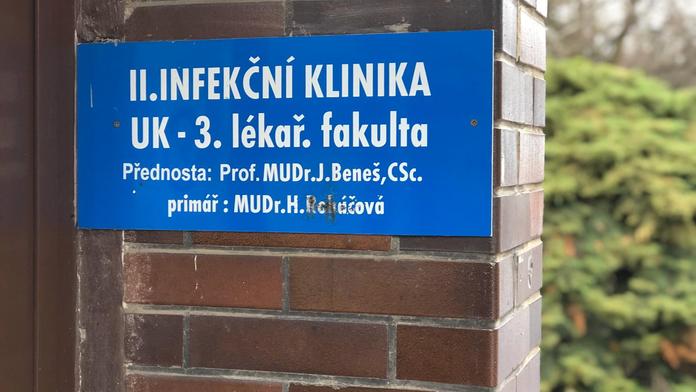 PŘEHLED: Tyhle nemocnice v Česku zasáhla nákaza koronavirem! MAPA