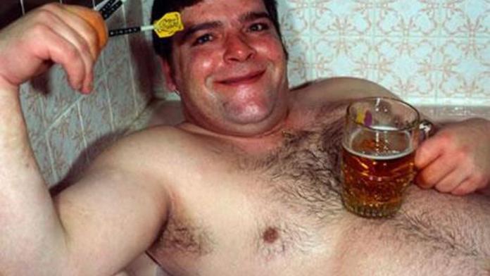 Svéráz Jocky Wilson: Karton piv před zápasem, pád mezi diváky a tituly