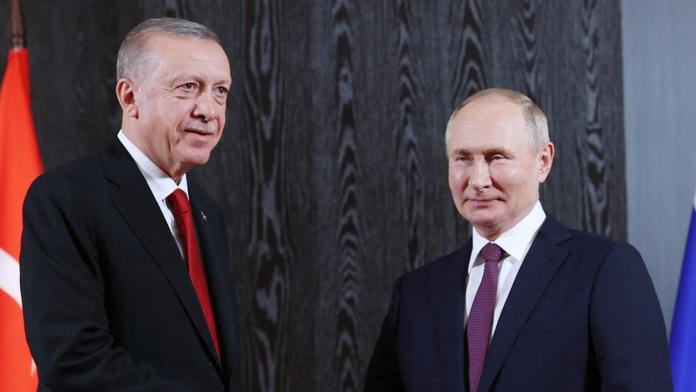 Erdogan dal Putinovi ultimátum. Turecko se vkládá do války na Ukrajině