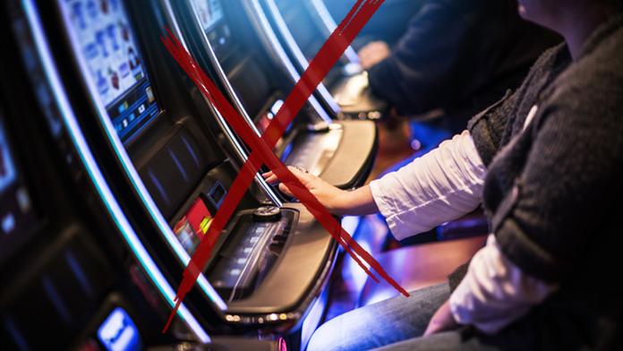Praha chce zakázat výherní automaty. Jen to přesune na internet, zní kritika