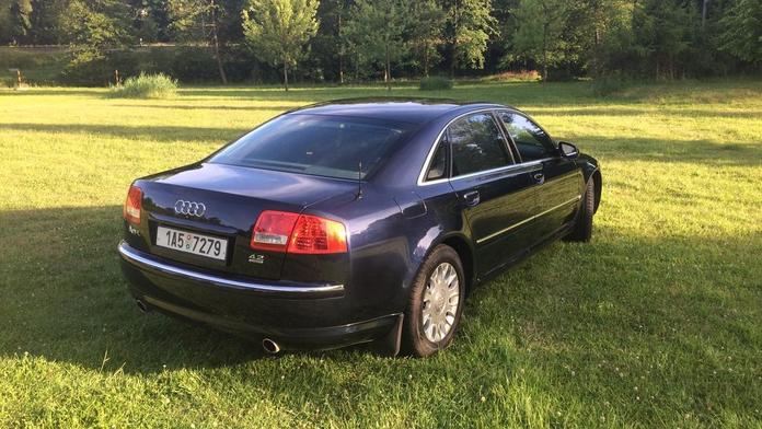 Kupte si prezidentskou limuzínu Audi A8 po Klausovi!