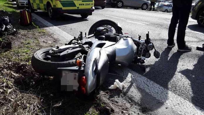 Řidič v Přerově přehlédl motorkáře, ten na místě zemřel