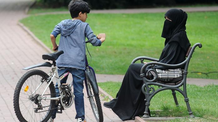 Muslimové v Česku: Jsou hrozbou nebo přehnaným strašákem?