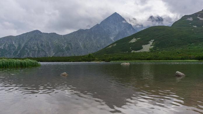 Ohromná bezohlednost, turisté si z ledovcového jezera udělali bazén