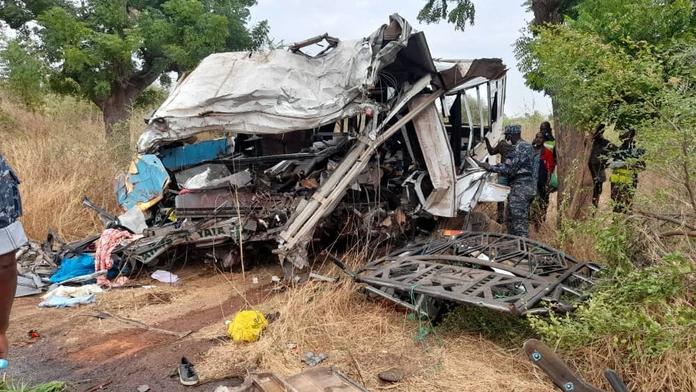 Při čelní srážce autobusů zahynulo v Senegalu 40 lidí