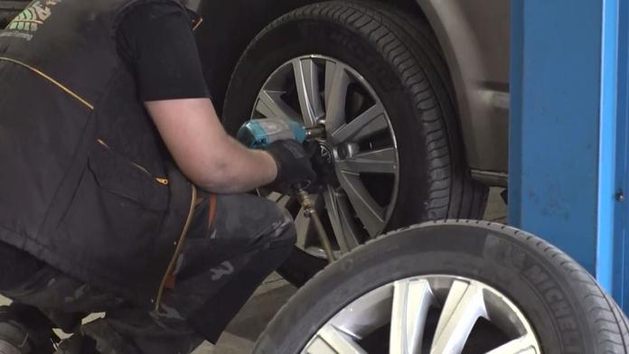 Test letních pneu: Třetina vás na mokru nepodrží, některé výsledky jsou příšerné