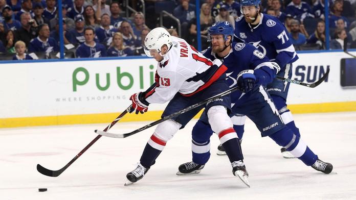 Vrána opět úřadoval! Připravil vítězný gól Washingtonu v Tampě