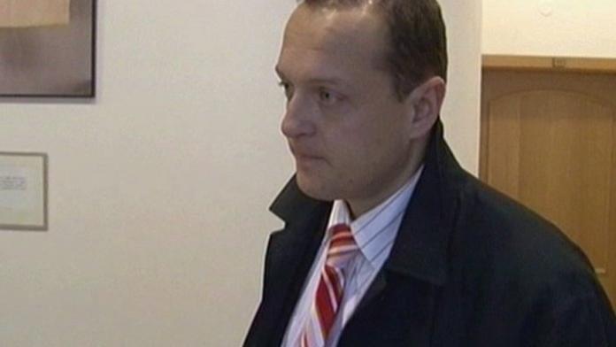 Místostarosta Dvora Králové naboural plot: navíc byl prý opilý