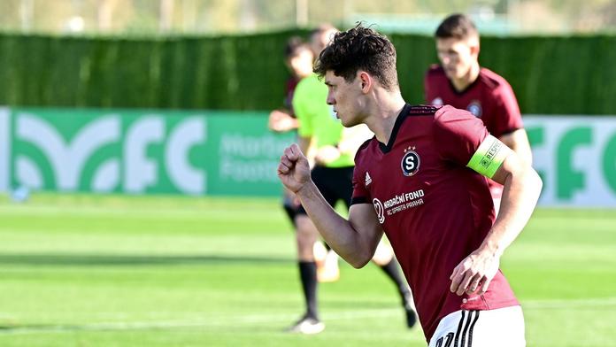 Sparta potvrdila roli favorita, Karviné nedala šanci. Plzeň na úvod ztratila