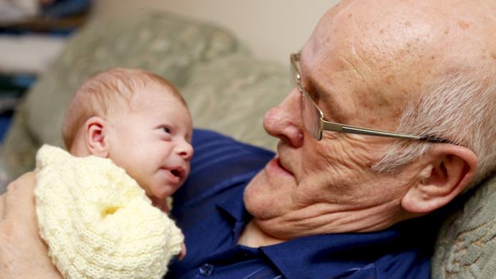 To je tedy něco! Muži (73) a jeho přítelkyni se narodilo druhé dítě