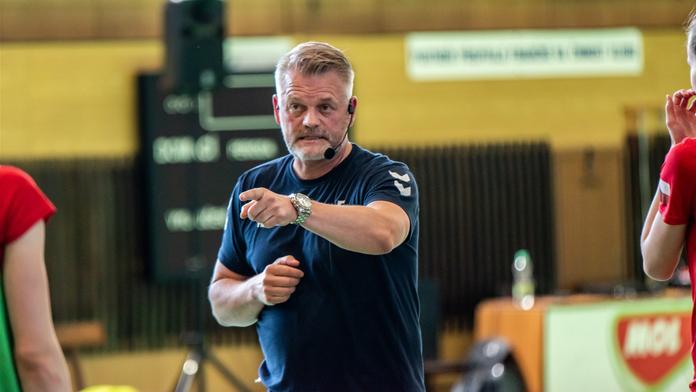 České házenkářky mají po letech nového kouče. Vedení jde zahraniční cestou