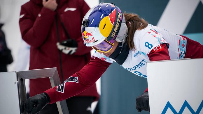 Adamczyková v SP spadla: Křupla mi helma a bolí mě hlava, ale jsem v pohodě