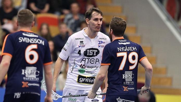 Banda šmejdů to zvládla. Drsnější play off se snad nikdy nehrálo!