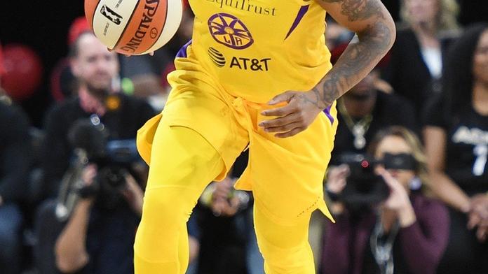 Expřítelkyni zbila, pak tasila zbraň! Basketbalistku tvrdě potrestali