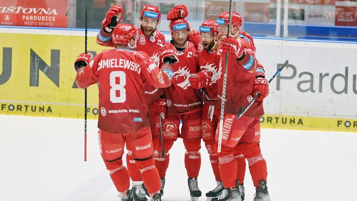 Třinec si v důležitém zápase vybojoval mečbol. Už ve středu může slavit postup