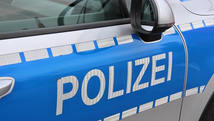 Čech v kamionu si nevšiml nehody, německé auto před sebou tlačil 150 metrů