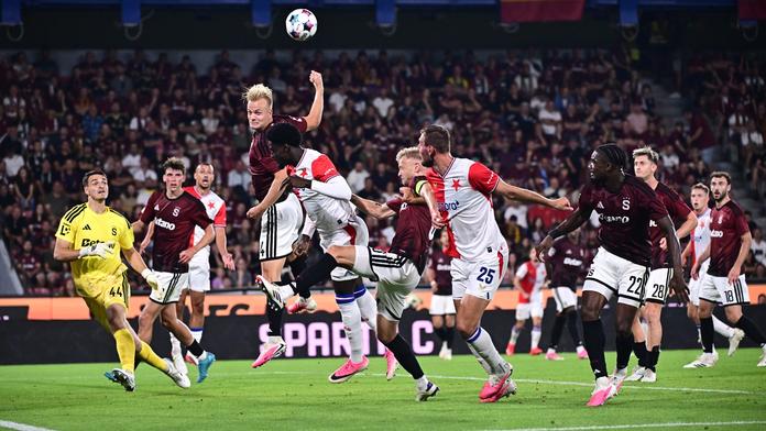 Slavia vyloupila Letnou s čistým kontem. Derby rozhodly letní posily