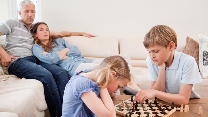 Jsou chytřejší prvorození nebo to je jen pověra? Studie dala odpověď