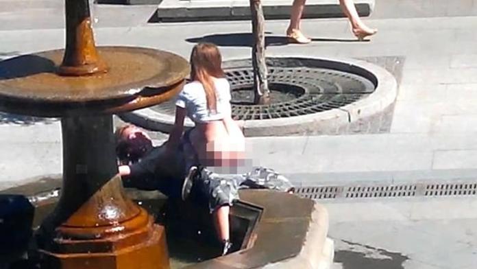Pár měl sex na ulici za bílého dne!